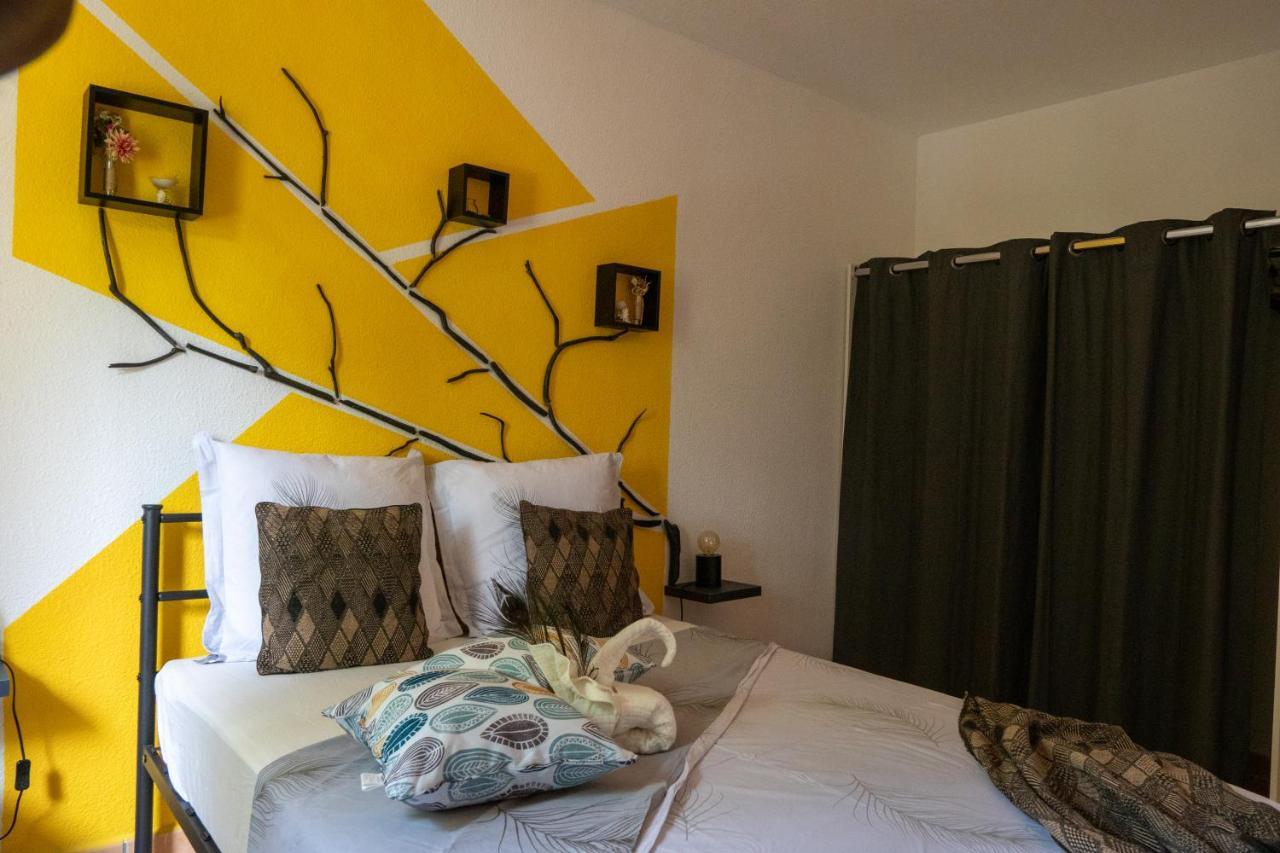 L'Ile Au Paon - Appartement T2 Avec Piscine Et Parking Les Abymes Buitenkant foto