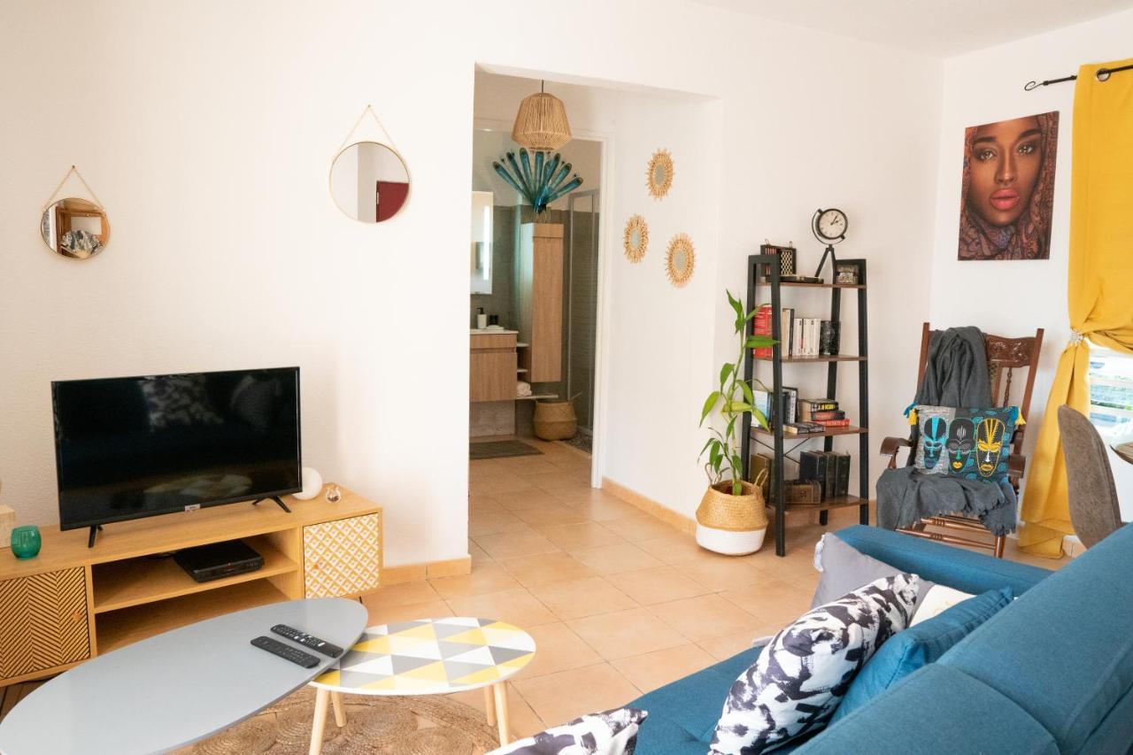 L'Ile Au Paon - Appartement T2 Avec Piscine Et Parking Les Abymes Buitenkant foto